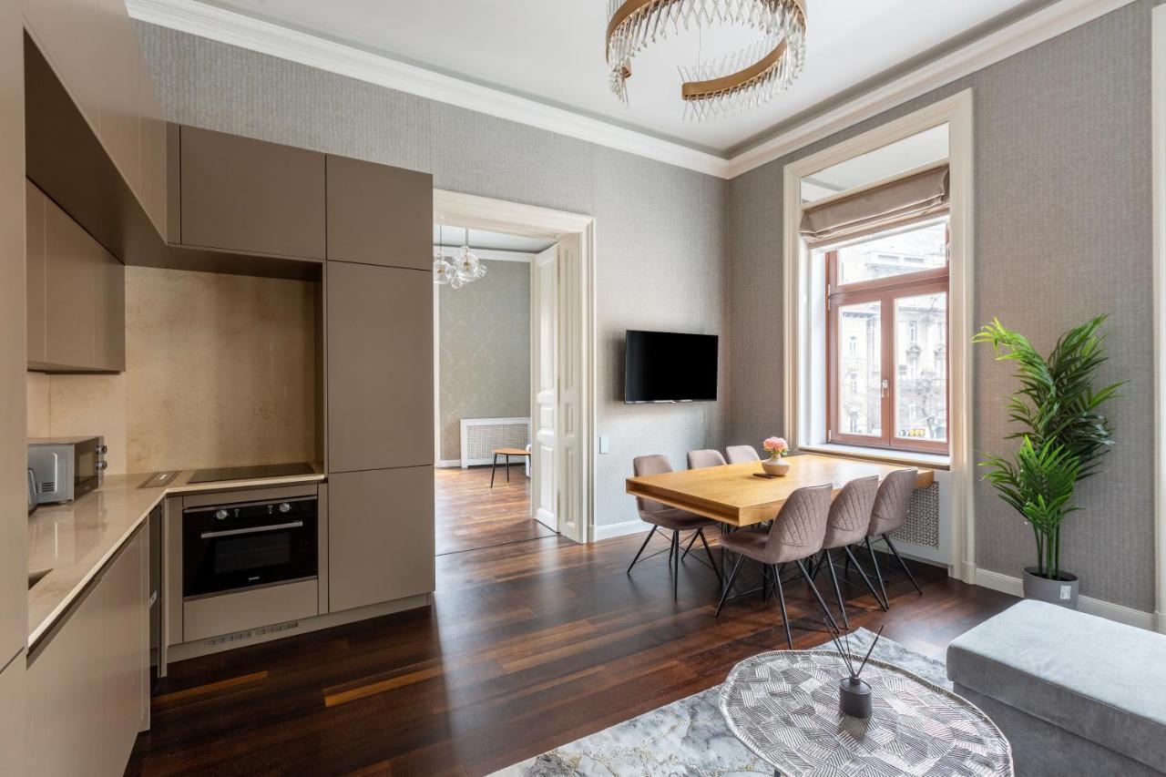 בודפשט Luxury Apartment With Balcony Next To The New York Cafe מראה חיצוני תמונה