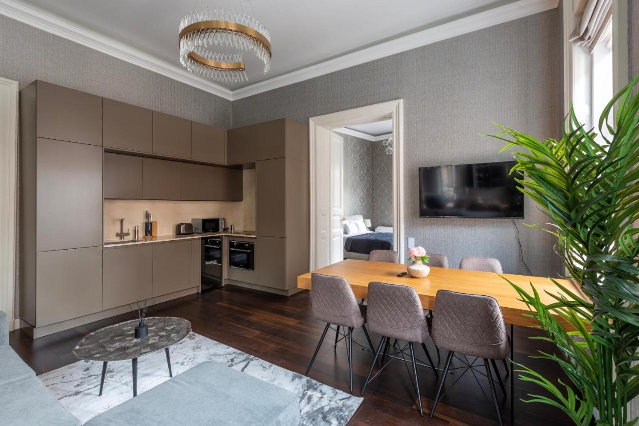 בודפשט Luxury Apartment With Balcony Next To The New York Cafe מראה חיצוני תמונה