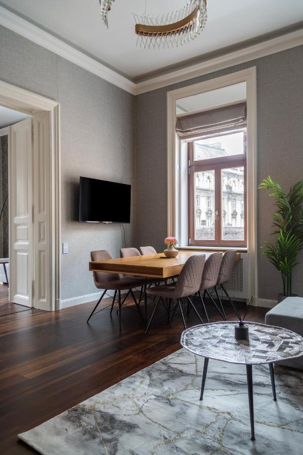 בודפשט Luxury Apartment With Balcony Next To The New York Cafe מראה חיצוני תמונה